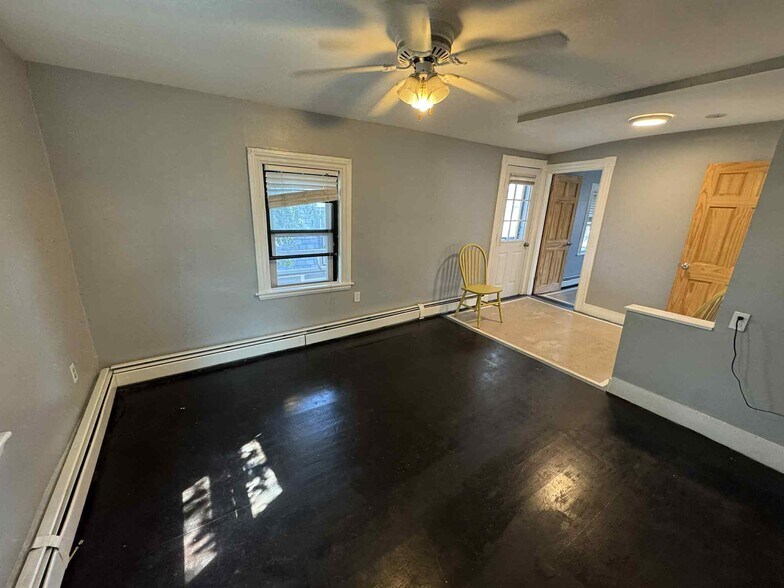 Building Photo - 4 Barrett Ave