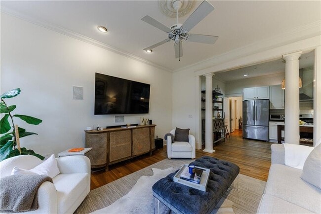 Building Photo - 654 Cresthill Ave NE