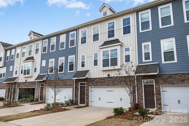 Building Photo - 6985 Waterstone Dr