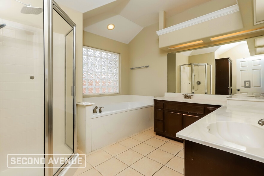 Building Photo - 7021 San Benito Dr