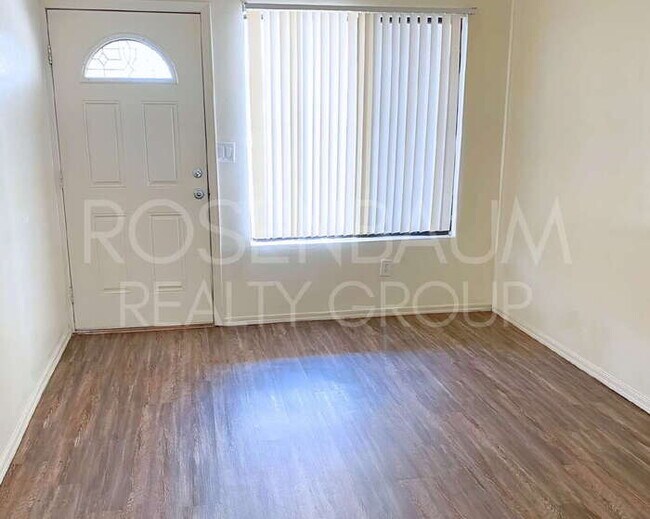 Building Photo - 455 W Kelso St