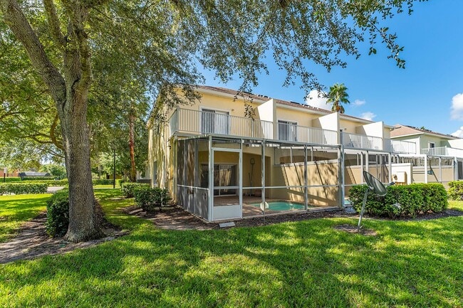 Building Photo - 3-Bedroom, 3-Bath Townhouse in Four Corners of Clermont – Close to Disney