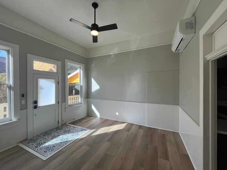 Building Photo - 663 Tupper St