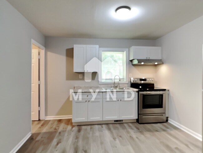 Building Photo - 1600 Poole Rd Unit A