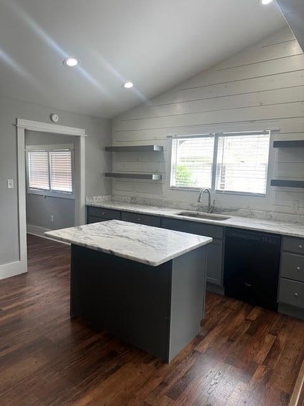 Building Photo - 860 Harle Ave NW