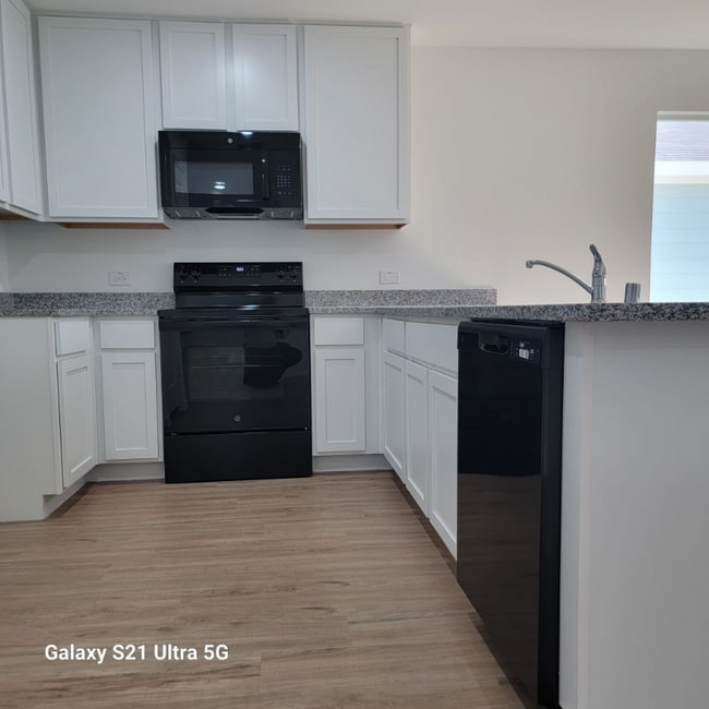 Building Photo - 318 Mahogany Ln