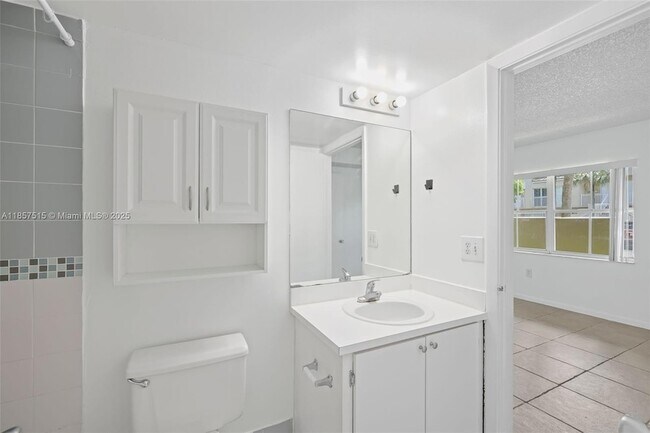 Building Photo - 8615 NW 5th Terrace