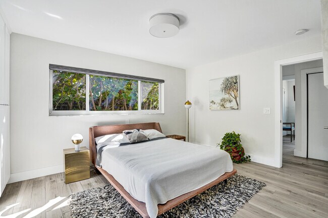 Building Photo - 1299 SW 9th St