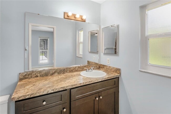 Building Photo - 332 Iowa Woods Cir W