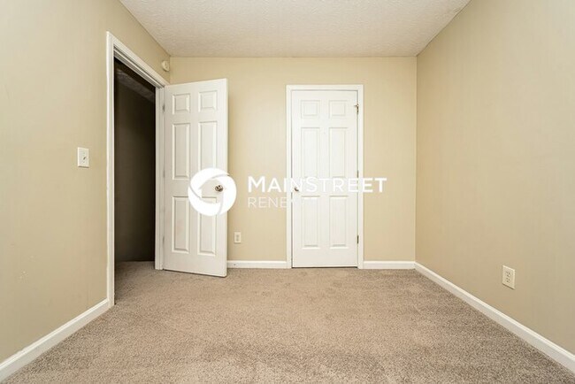 Building Photo - 3 Bedroom Pet-Friendly Home in Decatur, GA with Main Street Renewal