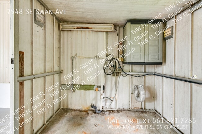 Building Photo - 7948 SE Swan Ave