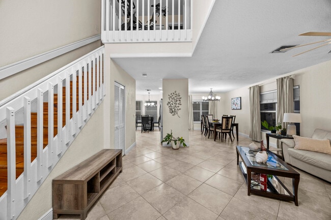 Building Photo - 1622 S Club Dr