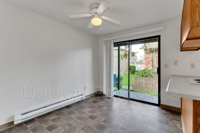 Building Photo - 5660 SW 180th Ave