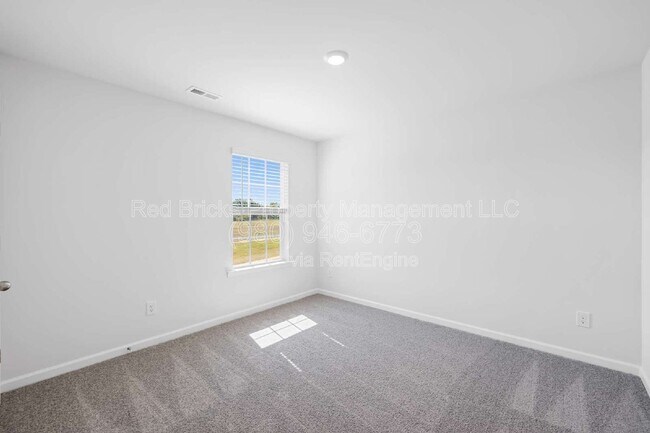 Building Photo - 1837 Vanderlyn St