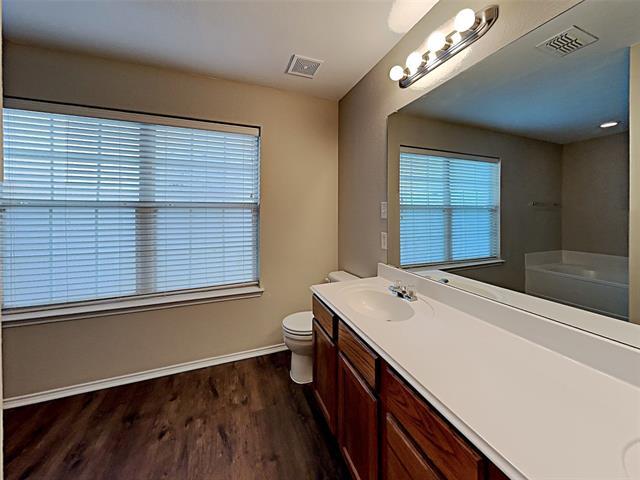 Building Photo - 316 Memory Dr
