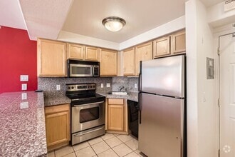 Building Photo - Cool 1 bedroom Condo in Uptown Medical Dis...