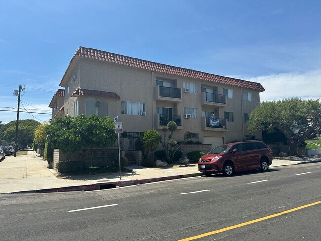 Building Photo - 939 S Cabrillo Ave