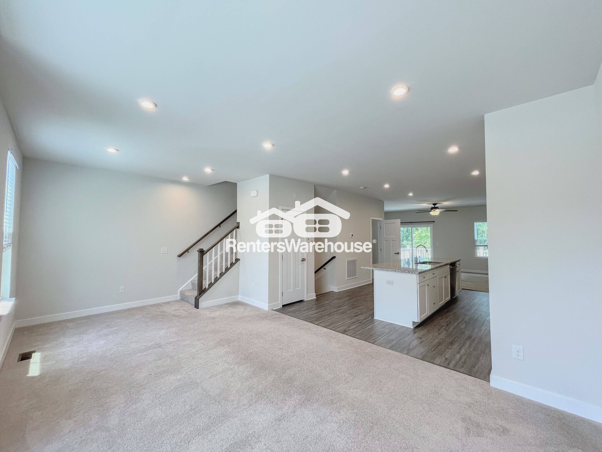 Building Photo - 930 Parley Pl