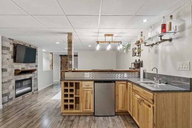 Building Photo - 4001 Pouliot Pl