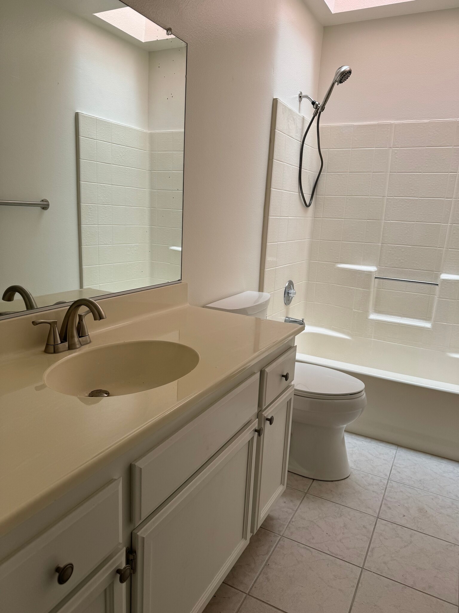 main bathroom - 4184 Breezy Glen Dr