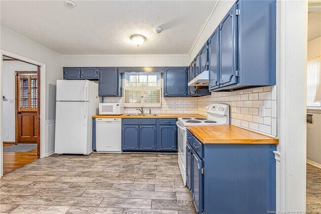 Building Photo - 2818 Millbrook Rd