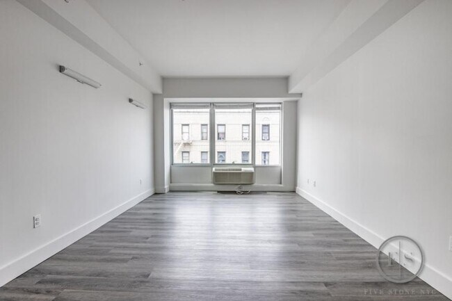 Building Photo - 5 bedroom in BRONX NY 10458