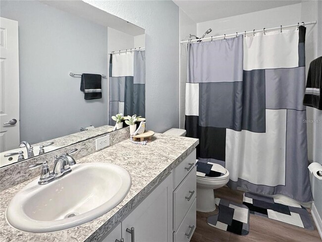 Building Photo - 314 Tanager St