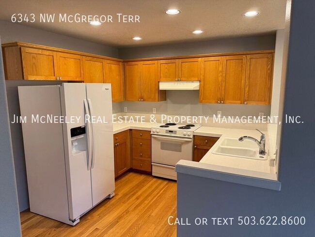 Building Photo - Air Conditioned, Kaiser Woods 3 Bedroom in...