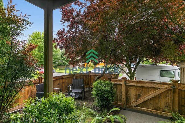 Building Photo - 2 BED 2 BATH TOWNHOME FOR RENT