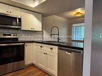 Building Photo - 2818 60th Ln SE