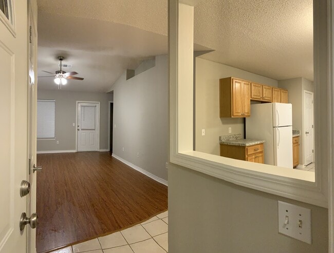 Building Photo - 5957 Savannah Dr