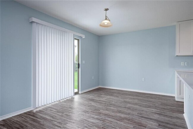 Building Photo - 9104 Edmundsbury Dr