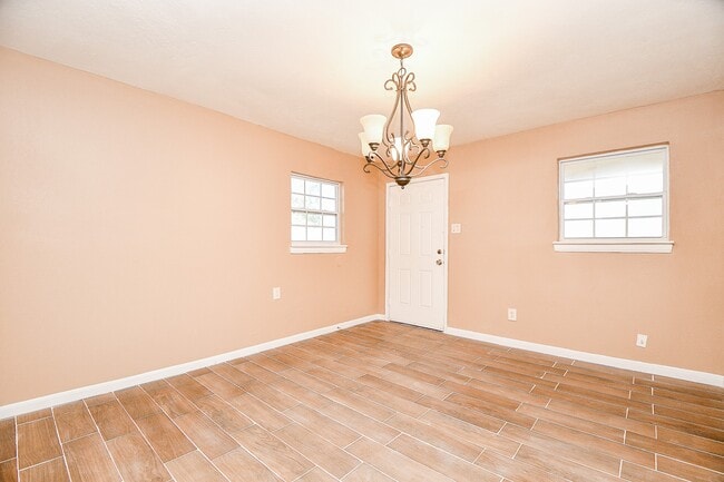 Building Photo - 4926 Ridgestone St