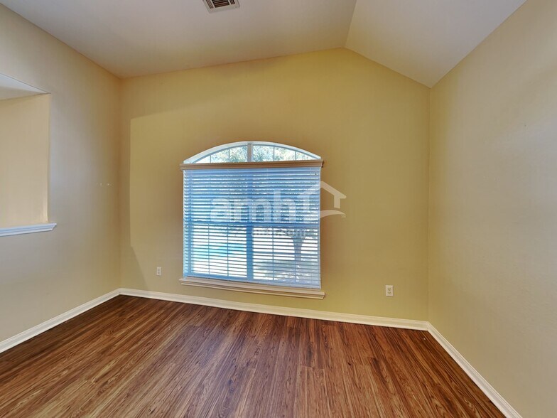 Building Photo - 2526 Deer Forest Dr