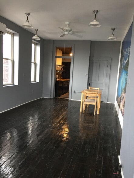 living/dining - 4610 Liberty Ave