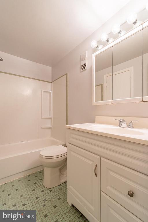 Building Photo - 5146 Bradfield Dr