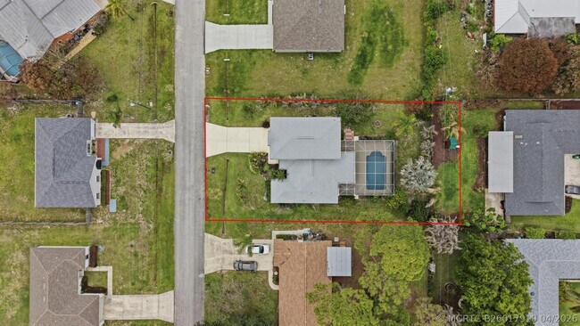 Building Photo - 1707 SE Manth Ln