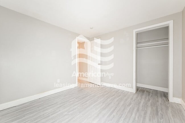 Building Photo - 800 Maple Ave