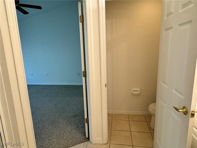 Building Photo - 860 Hampton Cir