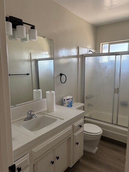 Building Photo - 3430 W 170th St
