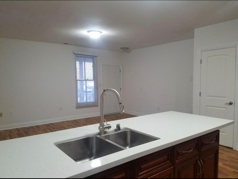 Building Photo - 259 Chautauqua Ave