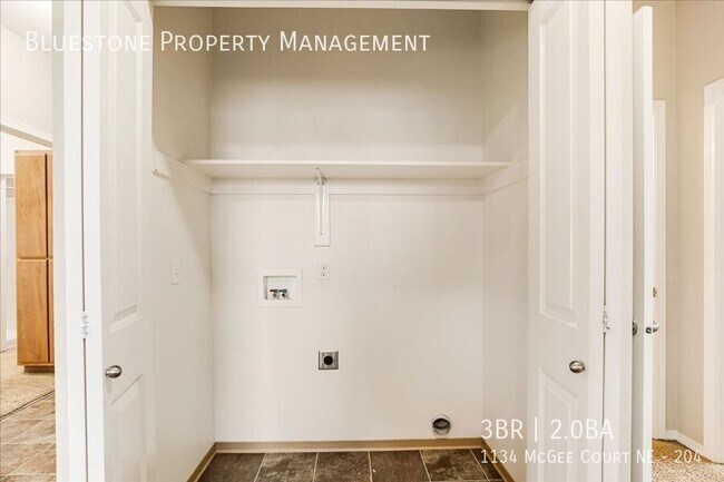 Building Photo - 1134 Mcgee Ct NE