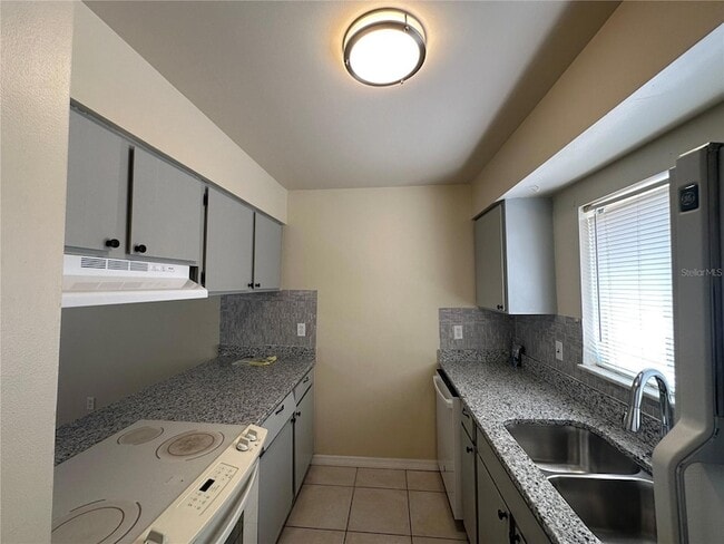 Building Photo - 1000 Lake of the Woods Blvd