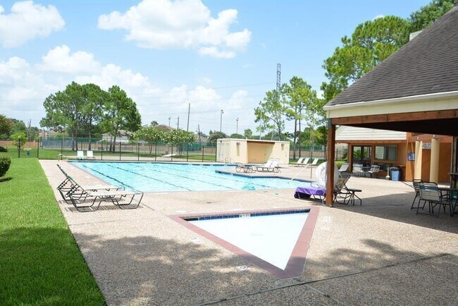 Building Photo - 2114 Avenida La Quinta St