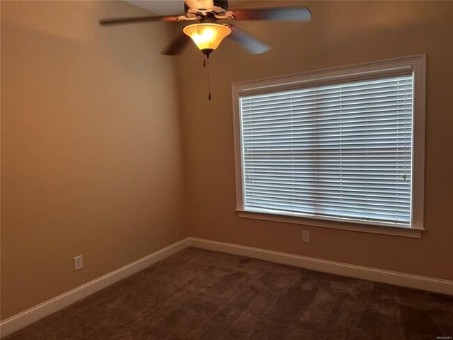 Building Photo - 436 Sydney Dr N