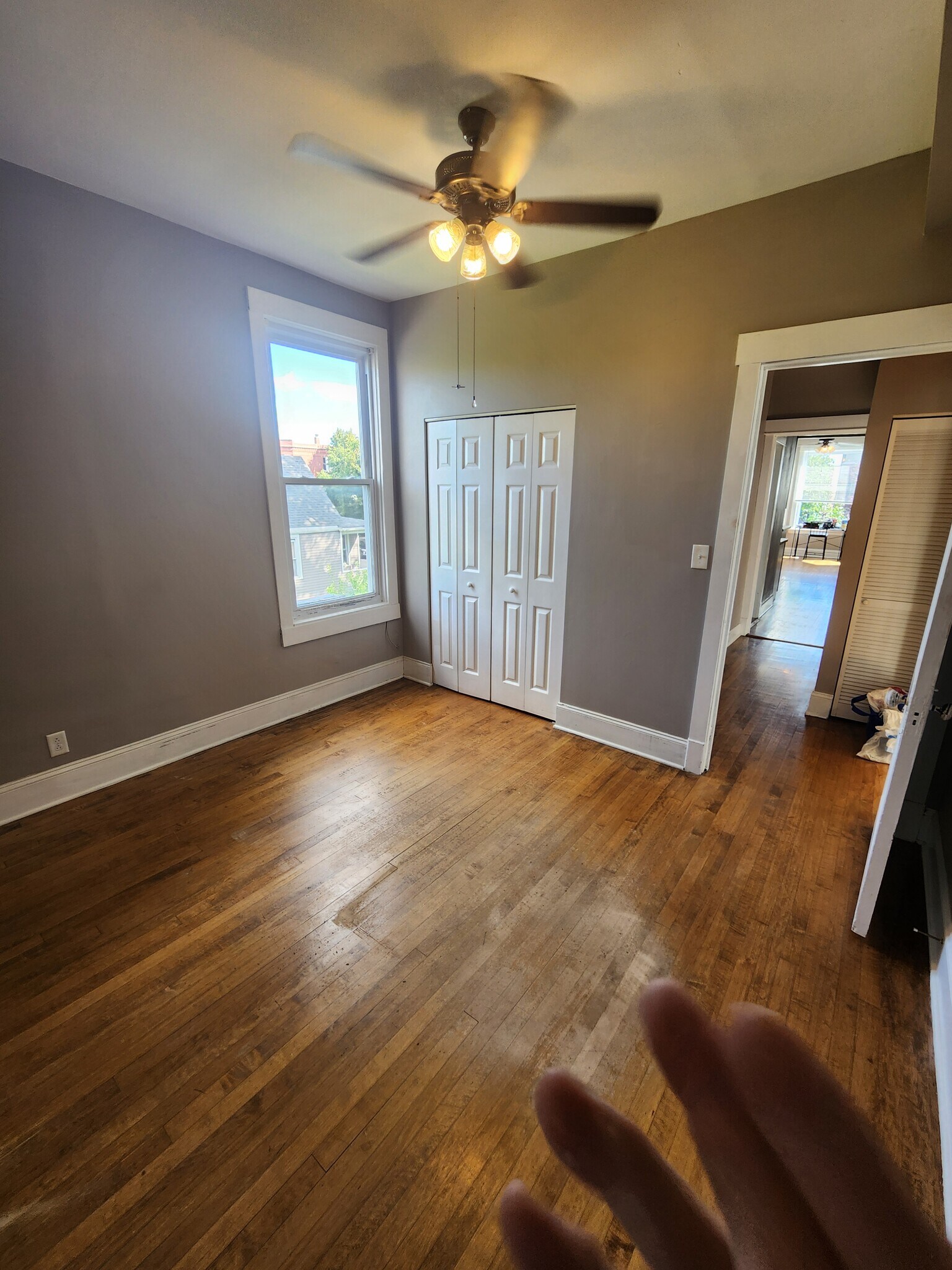 Bed 4 10x15 - 3556 W Medill Ave