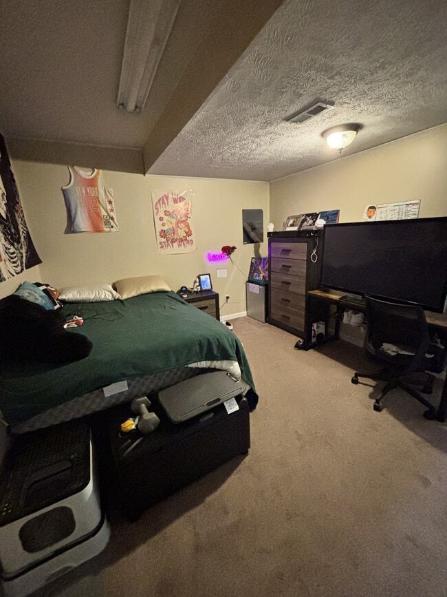 Building Photo - 864 Tremont St