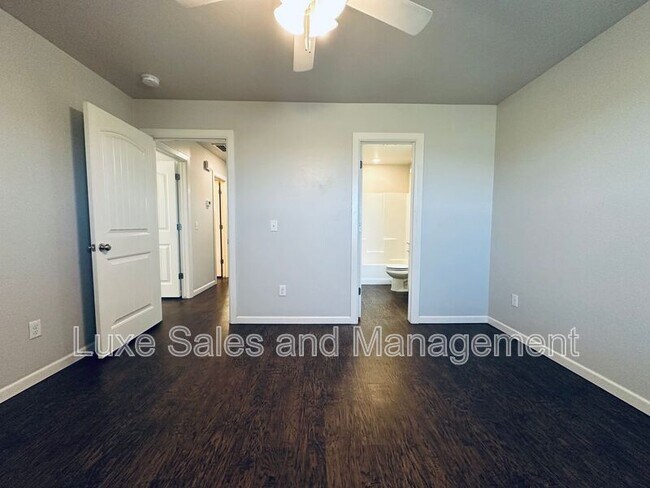 Building Photo - 11412 N Lincoln Blvd