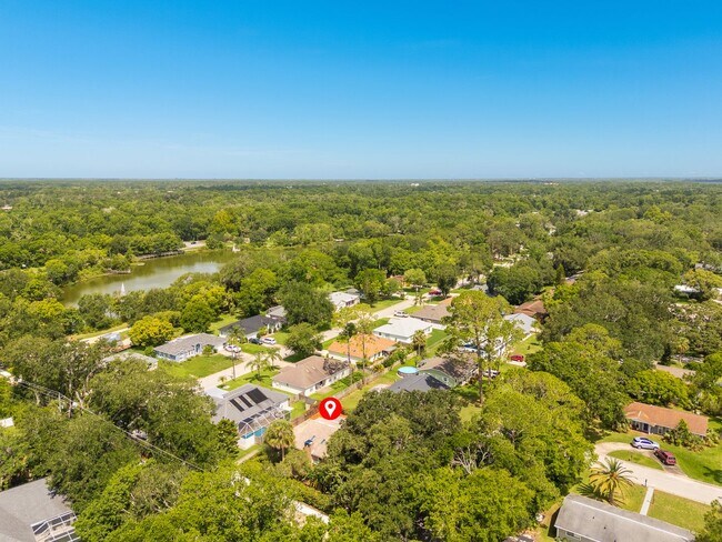Building Photo - Convenient, Updated, and Plenty of Room fo...