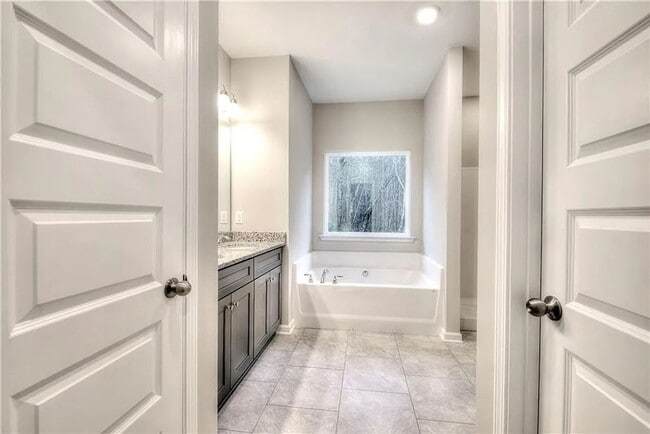 Building Photo - Beautiful NEW home in Cartersville!  Move ...